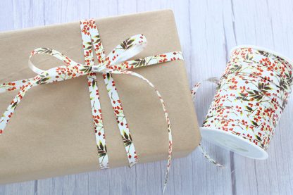 Kraft Wrapping Paper with Berries Curling Ribbon